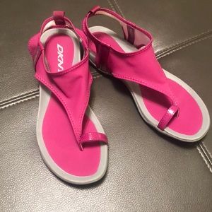 New DNKY Slip on casual shoe